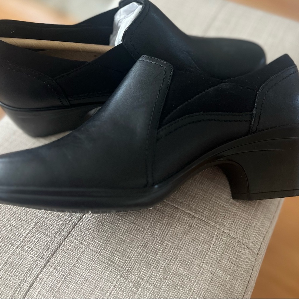 Clark’s 8w Emialia heel bootie New